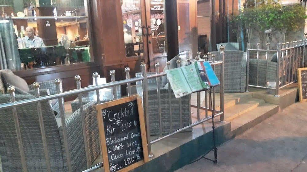 The Irish Clock Hotel Udon Thani Exterior foto